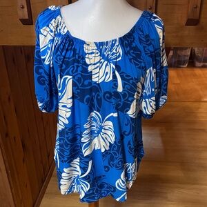 One Papaya size Medium Hawaiian Blue and White Floral Women's Top shirt blouse